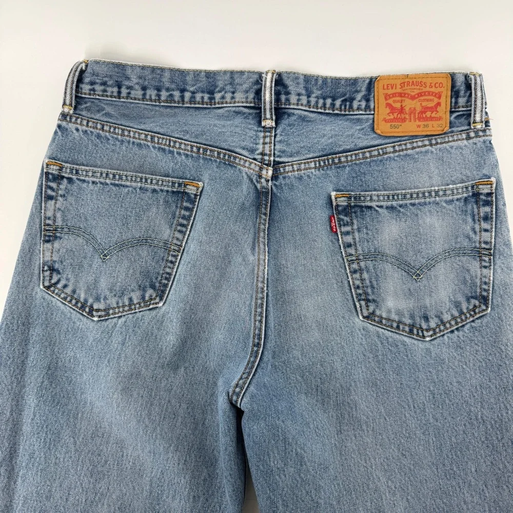 Levi's 550 Relaxed Fit Jeans Mens 36x32 Blue Medium Wash Tapered Leg Denim